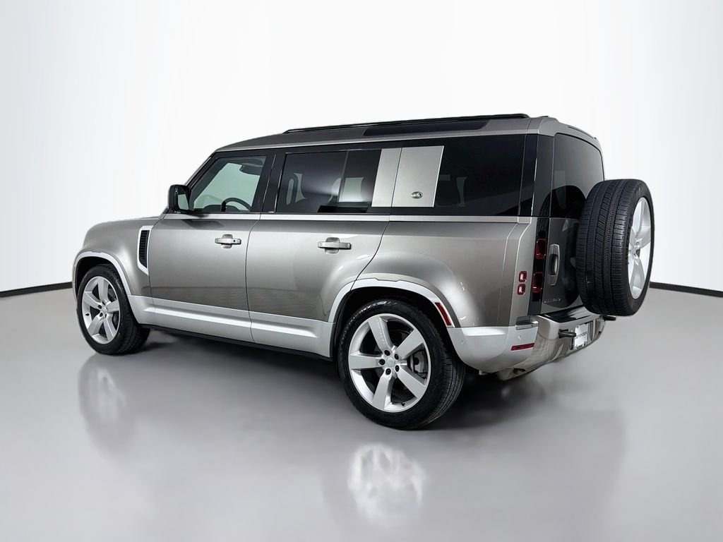 Used 2023 Silver Land Rover S image 7