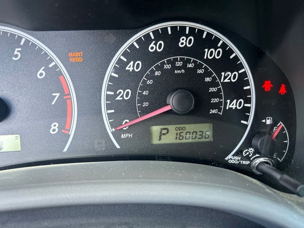 Used 2010 Gray Toyota LE image 7