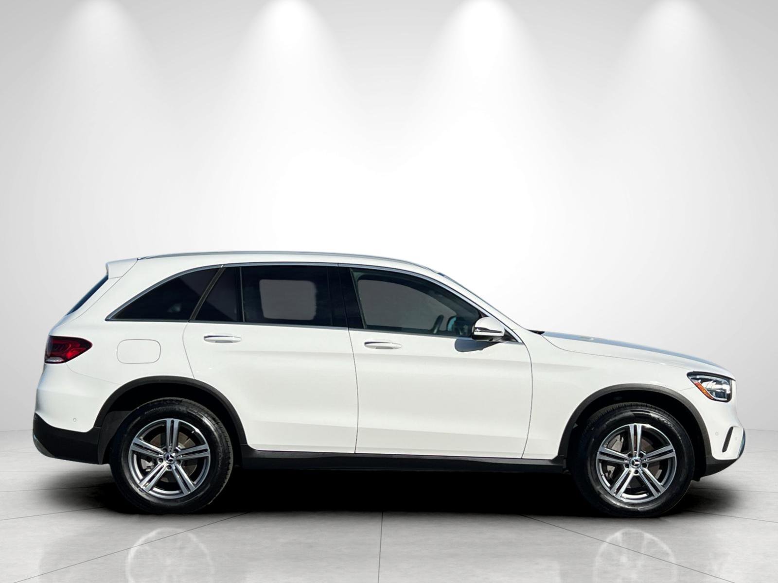 Used 2022 White Mercedes-Benz GLC 300 image 6