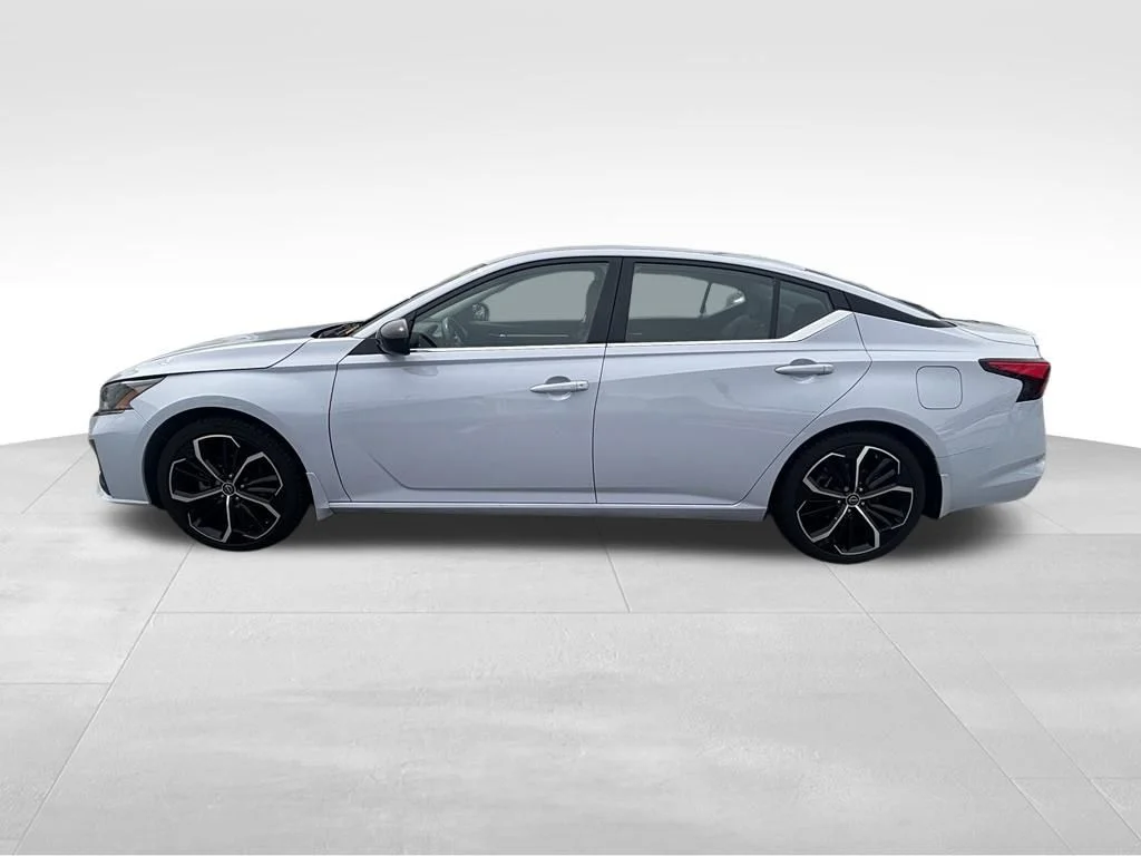 Used 2024 Gray Nissan 2.5 SR image 3