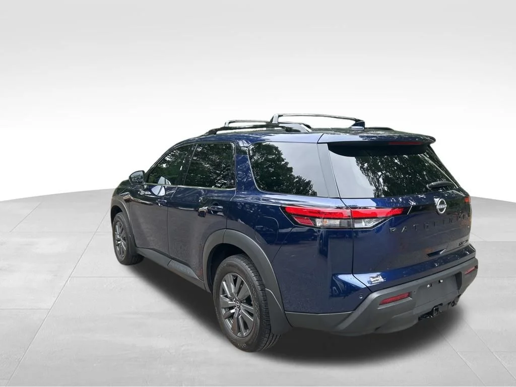 Used 2023 Blue Nissan SV image 3