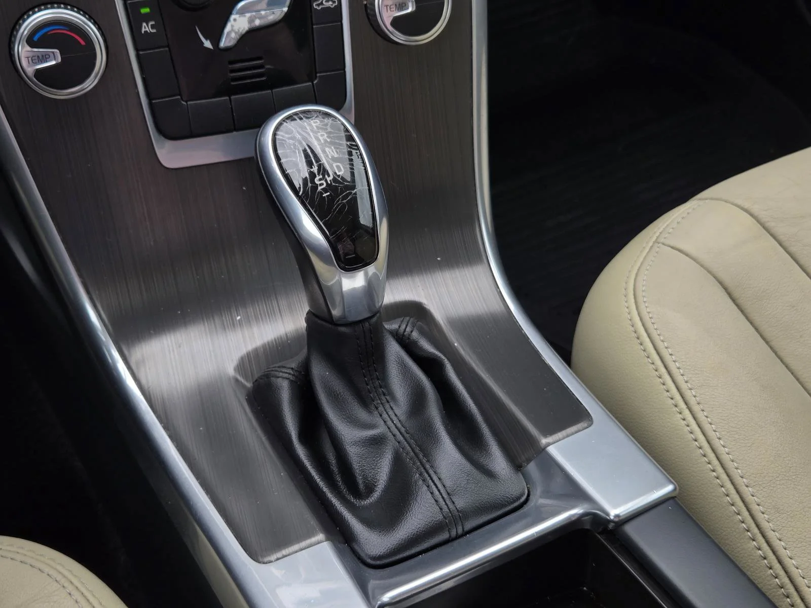 2016 Volvo XC60 Premier - Photo 23