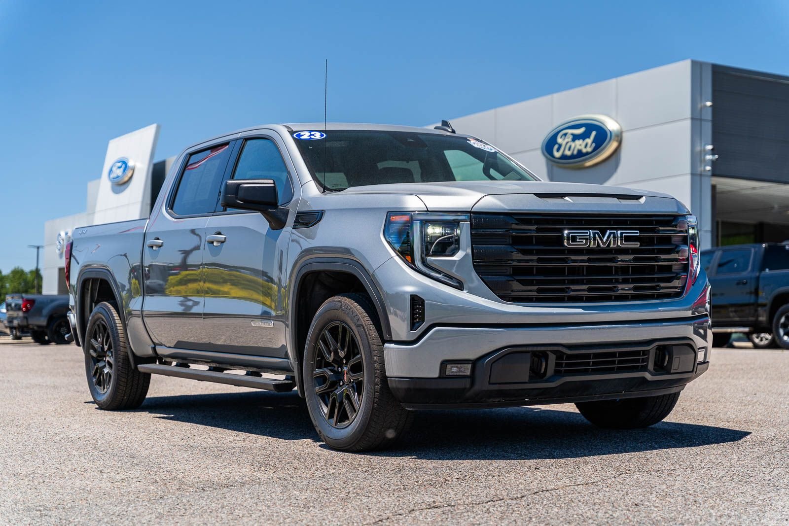 2023 GMC Sierra 4WD Crew Cab Std Box Elevation 3VL's photo