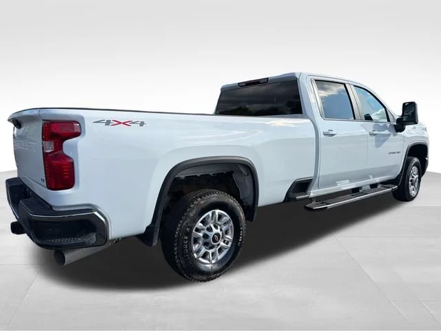 Used 2025 Summit White Chevrolet LT image 7