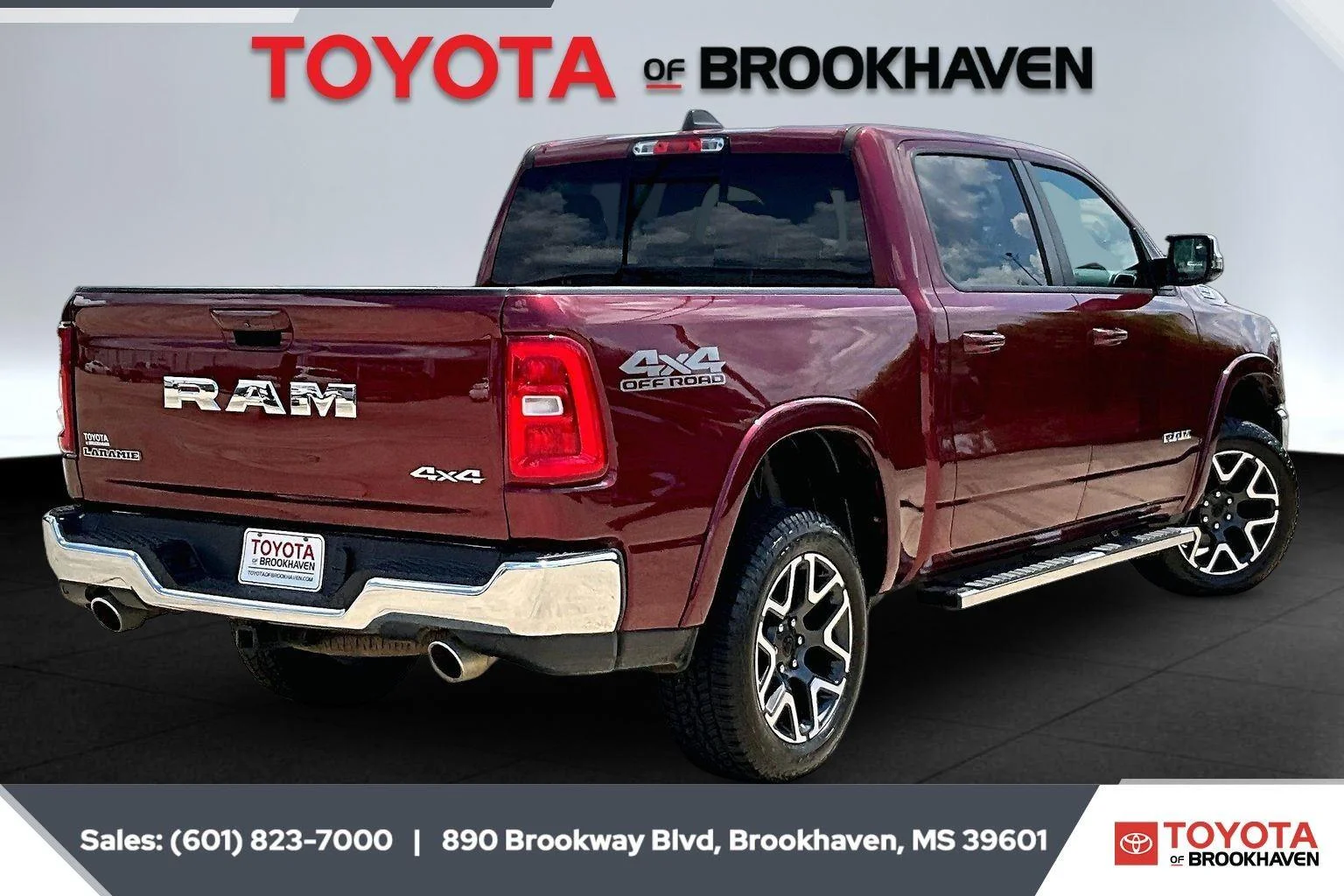 Used 2025 Delmonico Red Pearlcoat Ram Laramie image 11