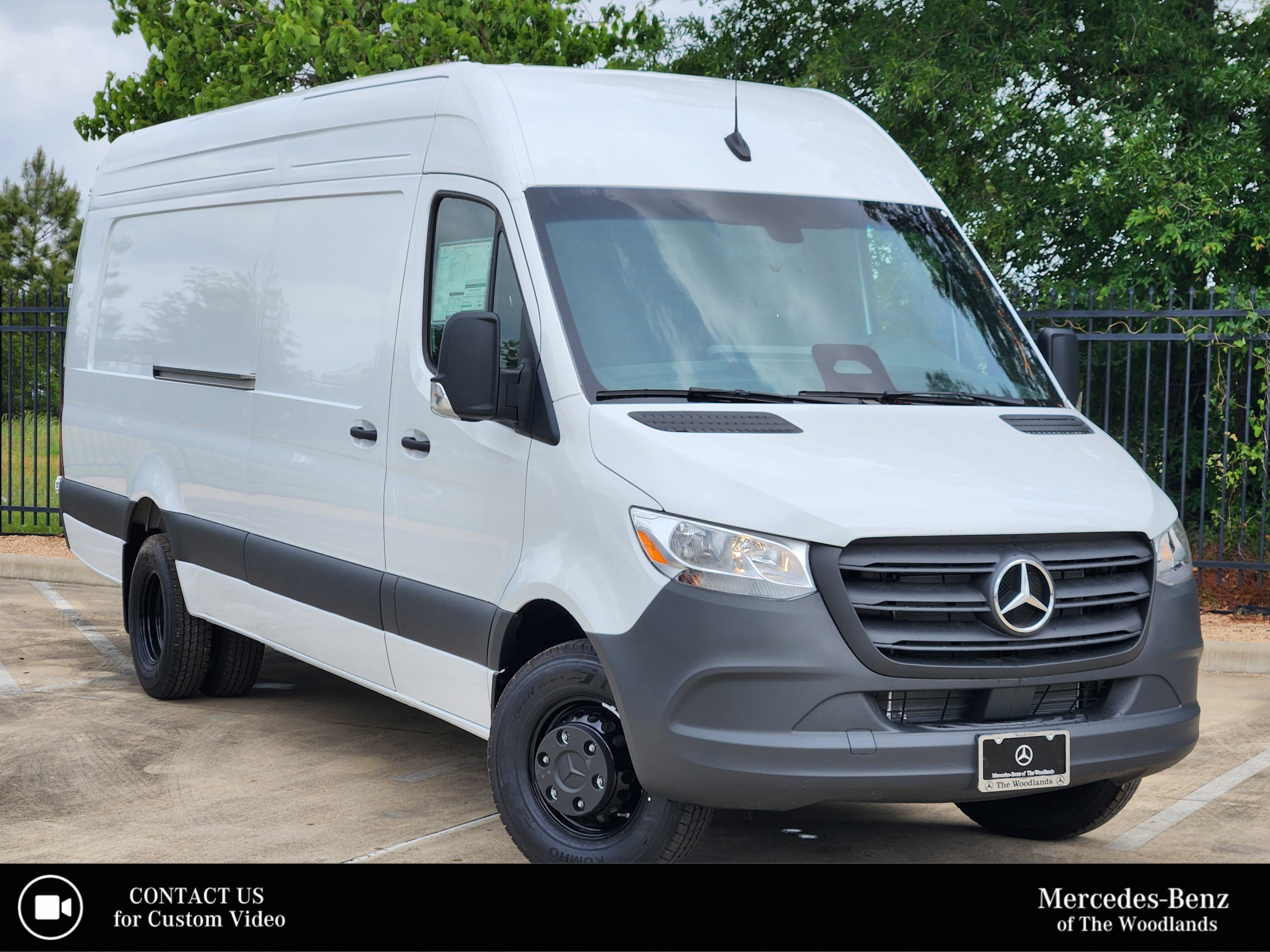 New 2026 Arctic White Mercedes-Benz Cargo 170 WB image 1