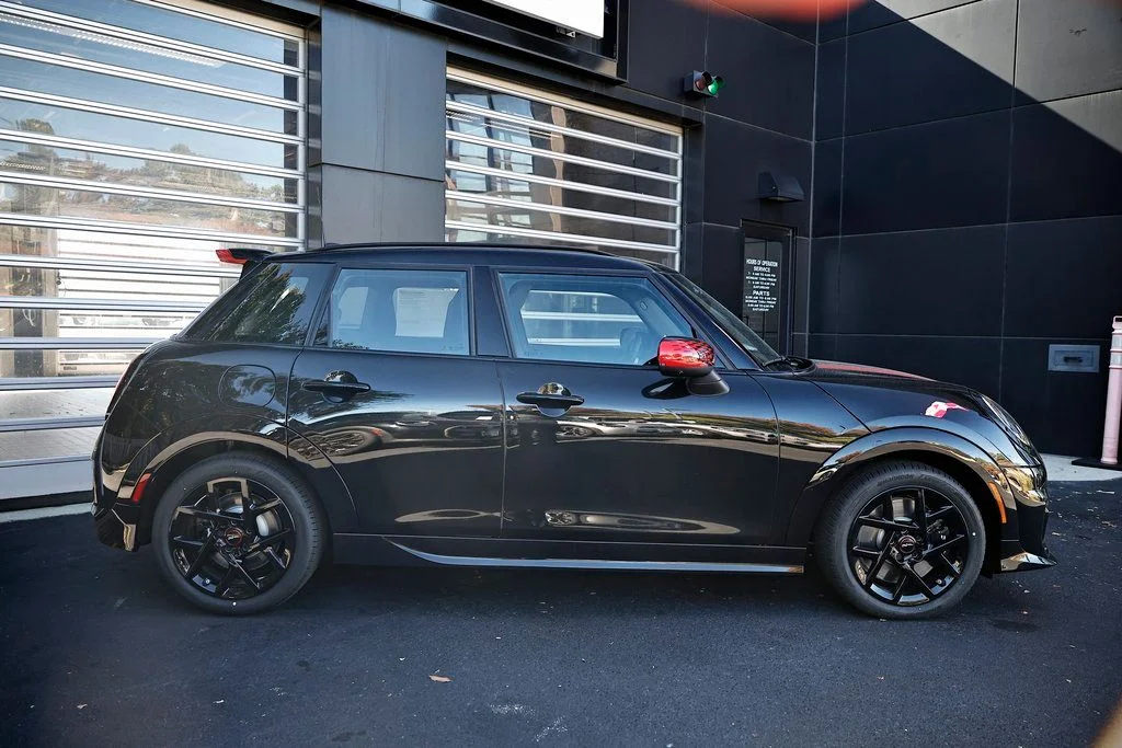 New 2026 Midnight Black MINI Iconic image 4