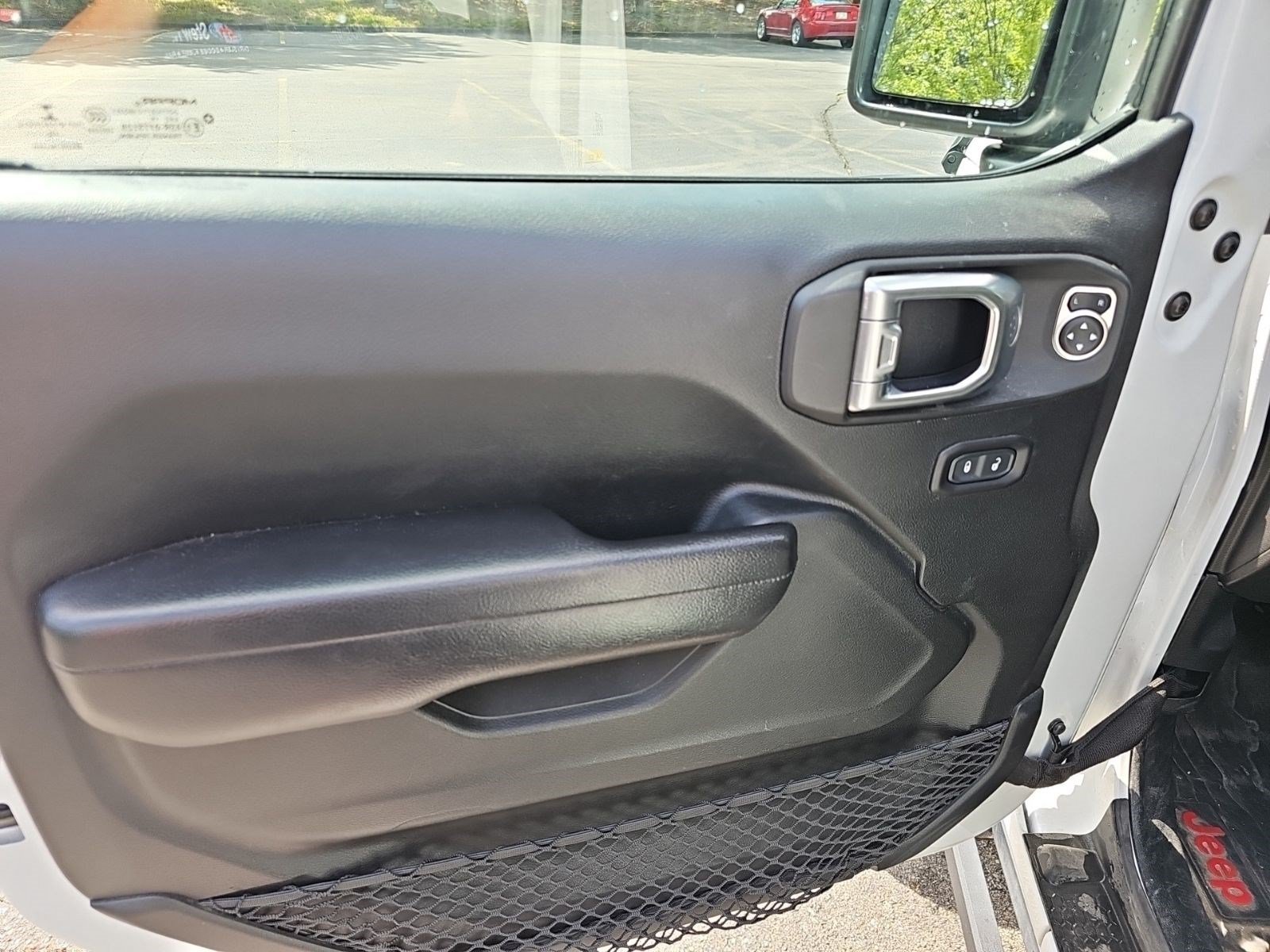 Used 2020 Bright White Clearcoat Jeep Sport S image 18