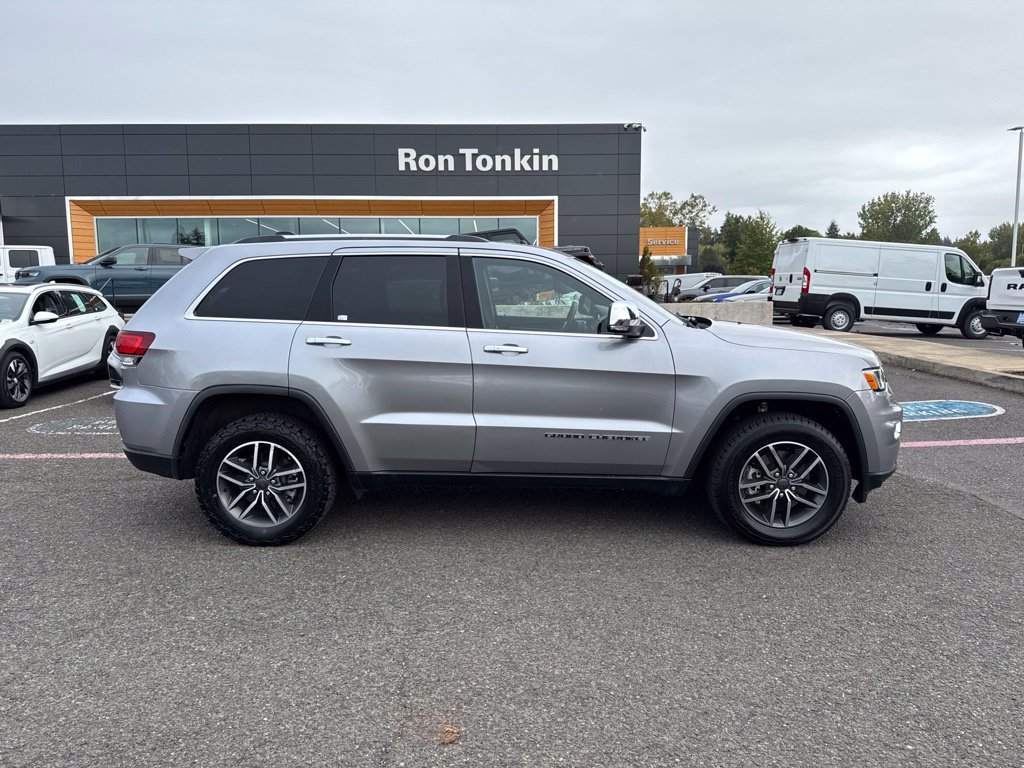 Used 2021 Silver Jeep Limited image 11