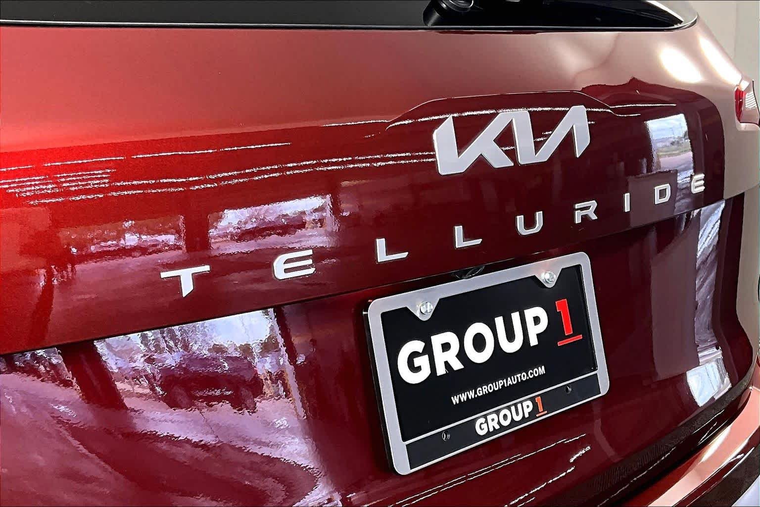 Used 2024 Dawning Red Kia S image 29