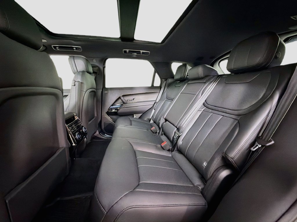 New 2027 Santorini Black Land Rover  Dynamic SE P530 image 26