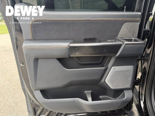 Used 2022 Black Metallic Ford Platinum image 31