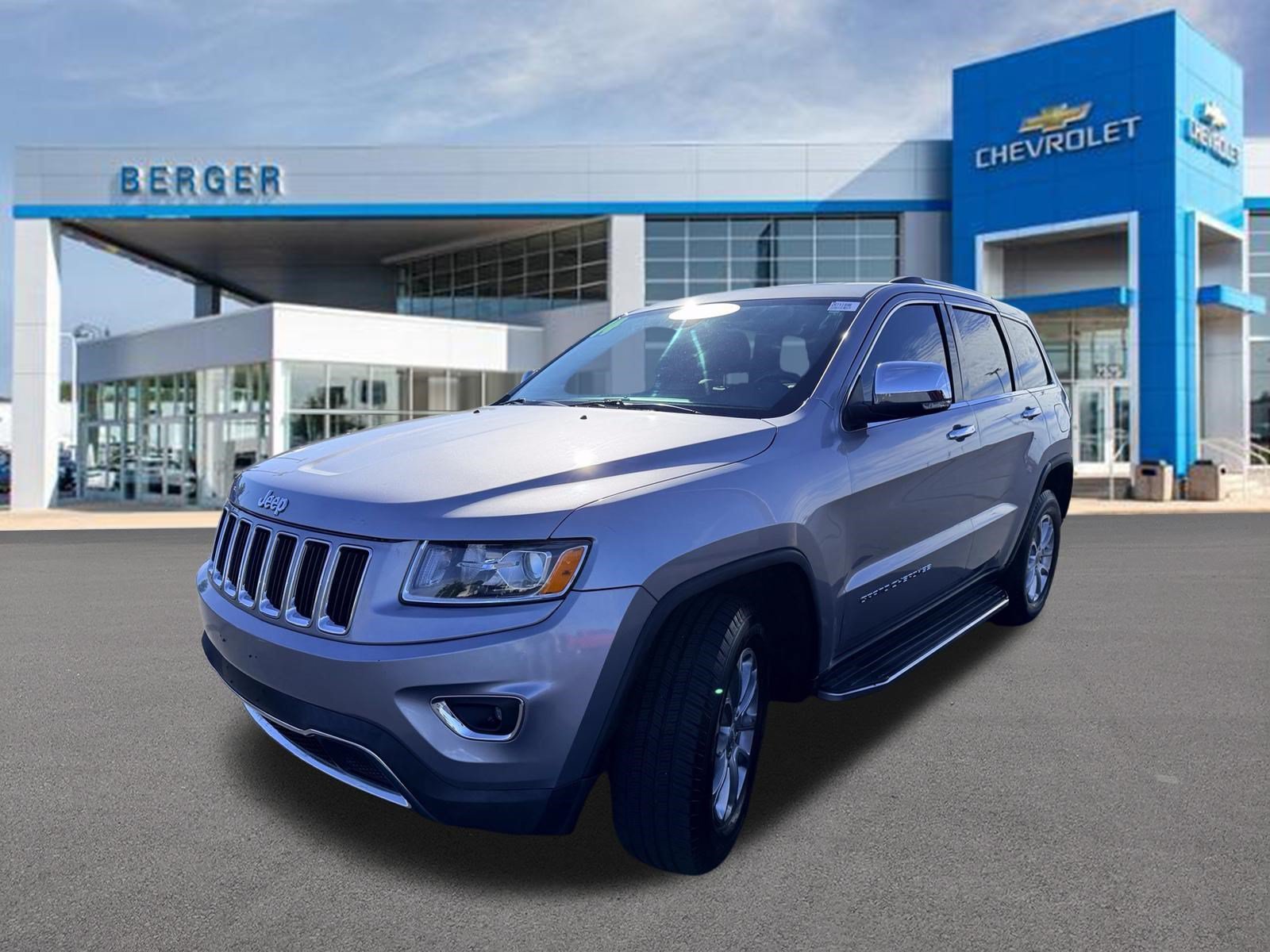 Used 2014 Silver Jeep Limited image 3