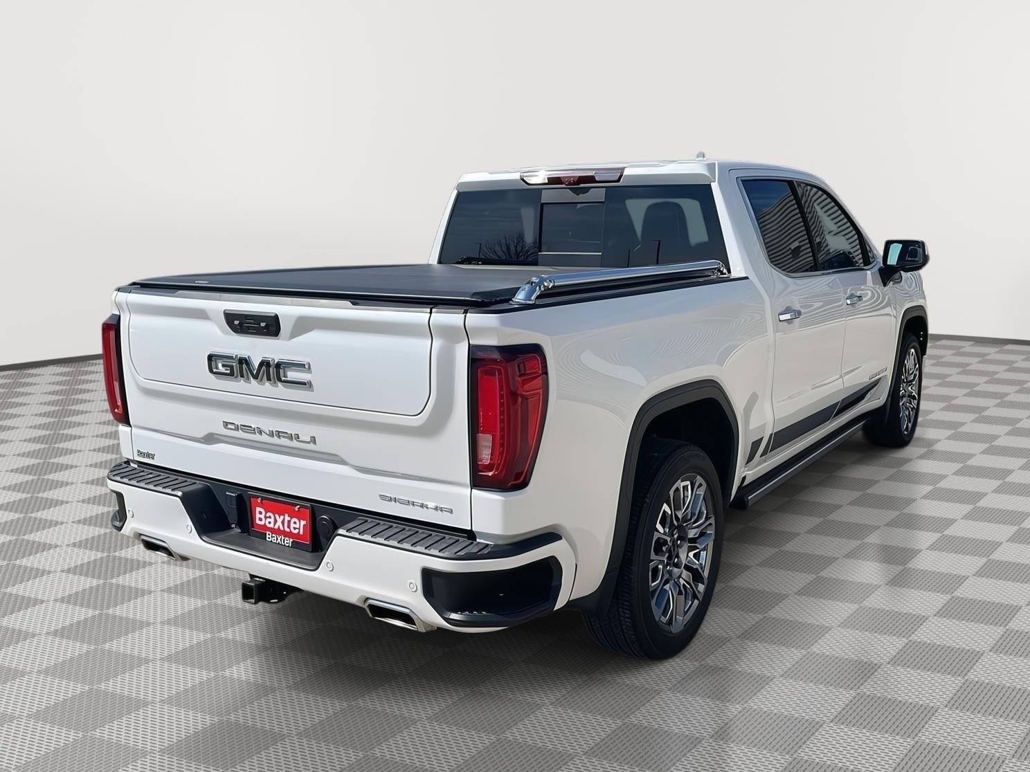 Used 2023 White Frost Tricoat GMC Denali Ultimate image 3