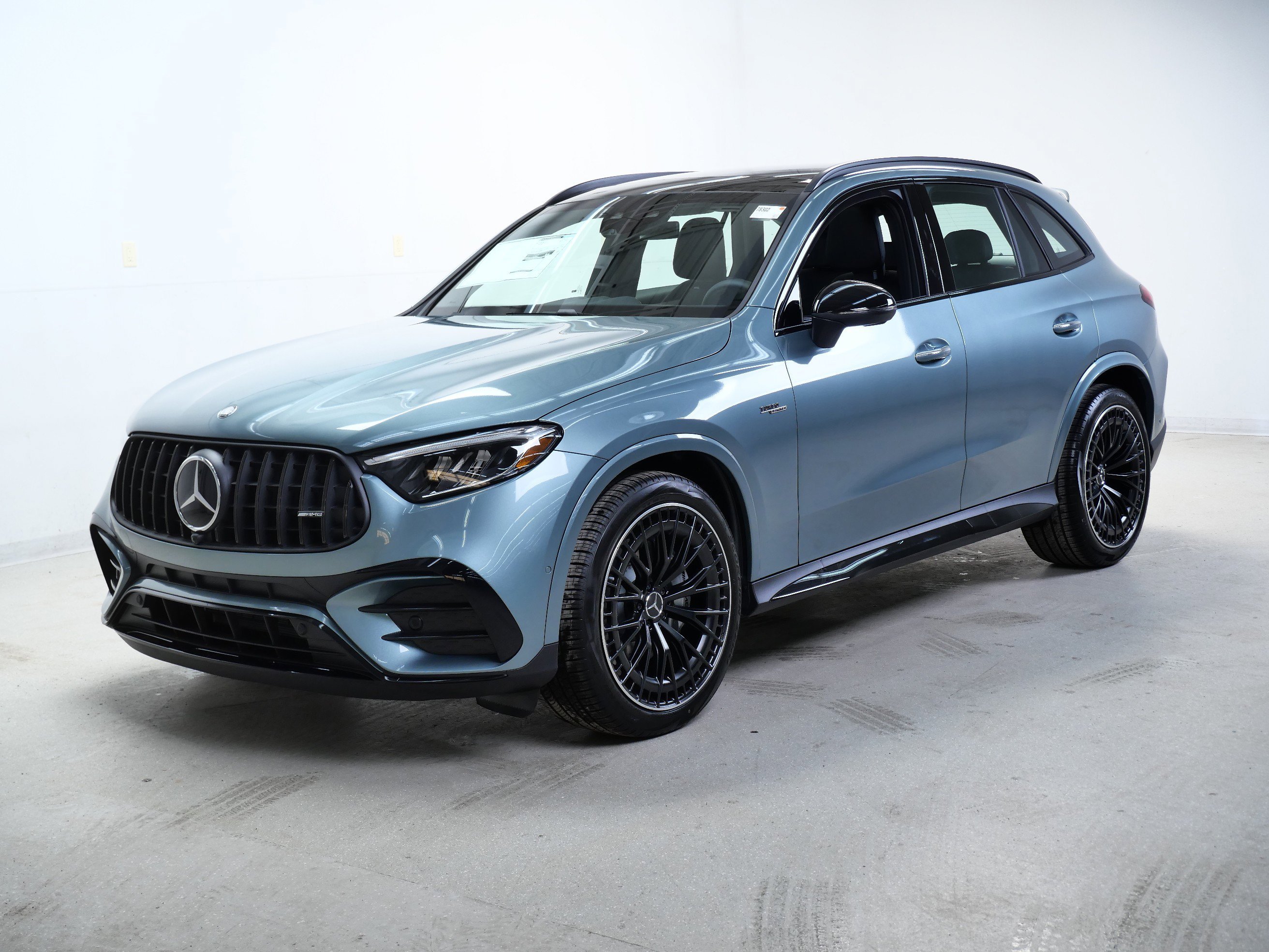 New 2026 Verde Silver Metallic Mercedes-Benz AMG® GLC 43 4MATIC® SUV image 4