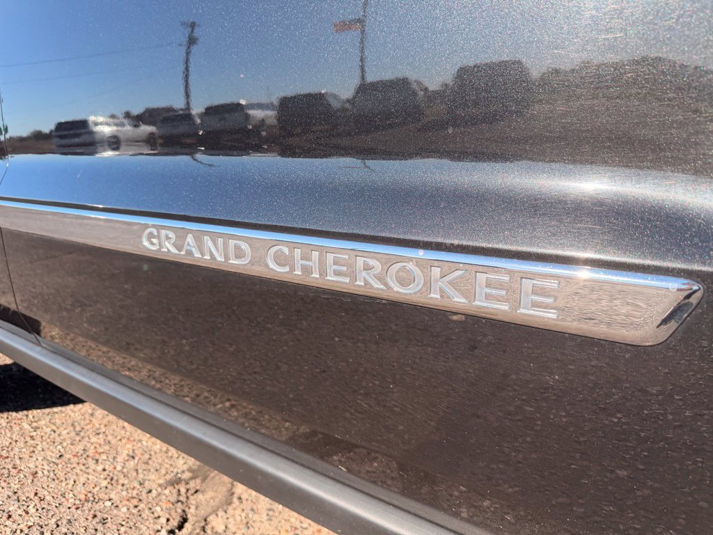 Used 2013 Black Jeep Limited image 20