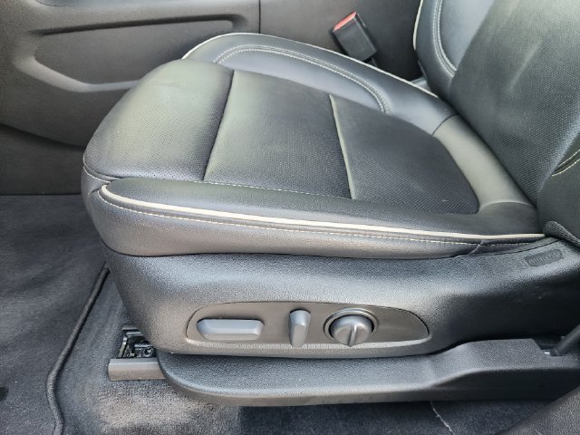 Used 2023 SUMMIT WHITE Chevrolet Premier image 27