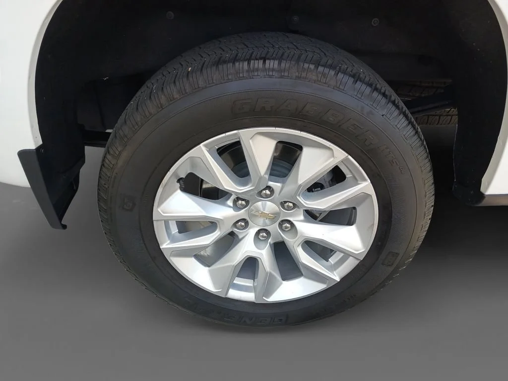 Used 2024 Summit White Chevrolet Custom image 8
