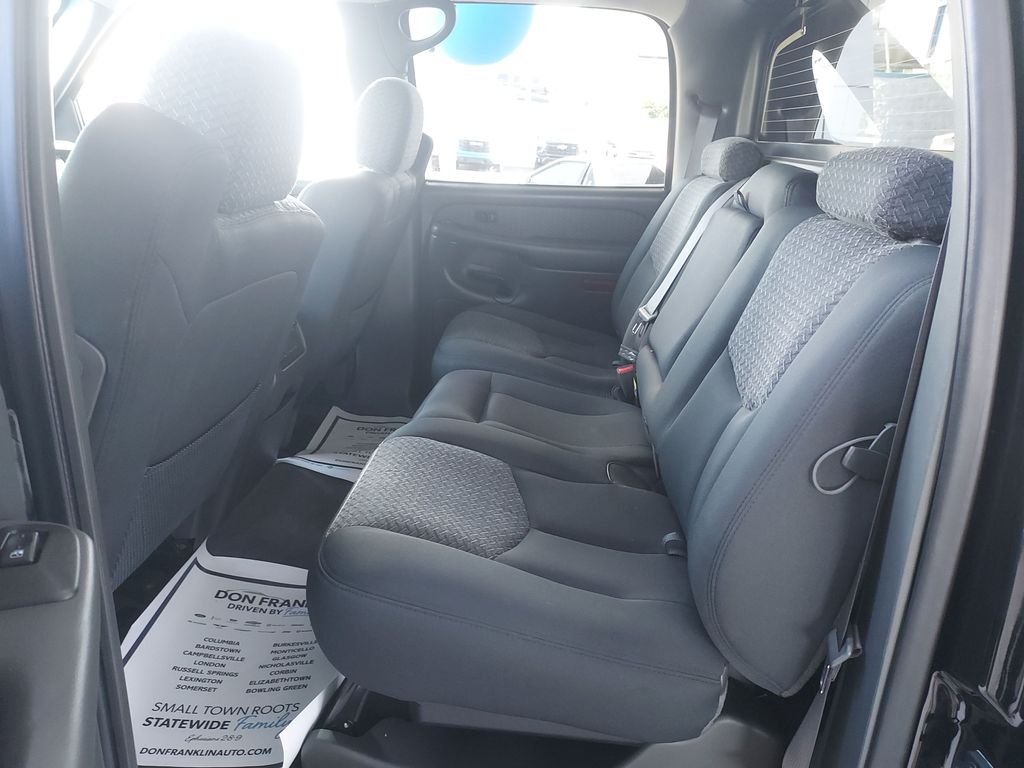 Used 2004 Black Chevrolet Base image 14