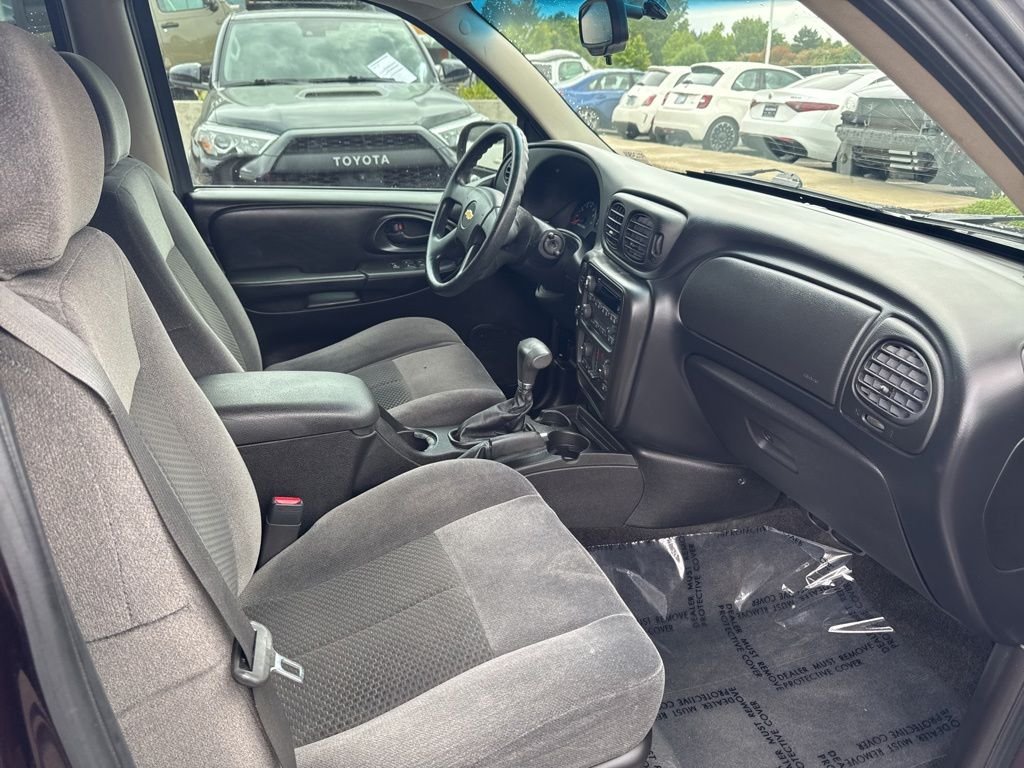 Used 2009 Red Chevrolet LT image 13