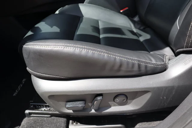 Used 2023 Brilliant Silver Metallic Nissan SL image 18