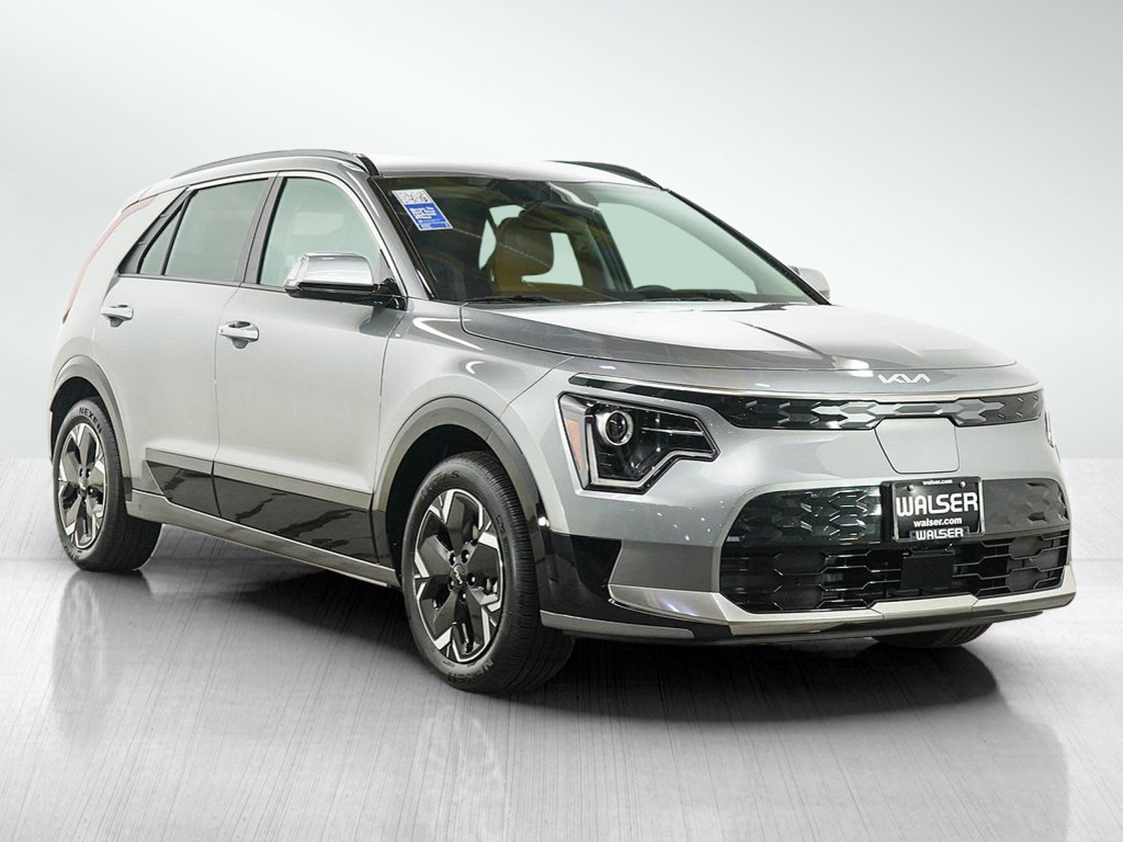 Used 2024 Steel Gray Kia Wind image 8