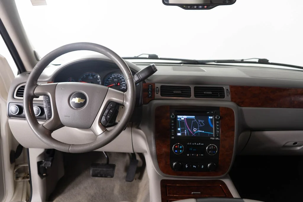 Used 2013 White Chevrolet LTZ image 12