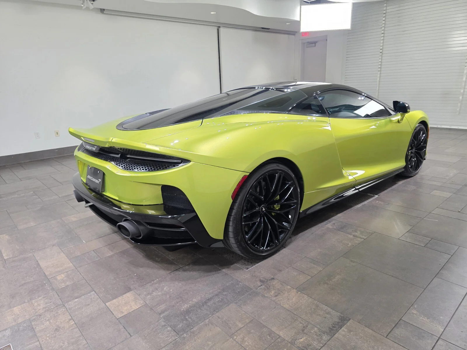 Used 2022 Flux Green McLaren  image 20
