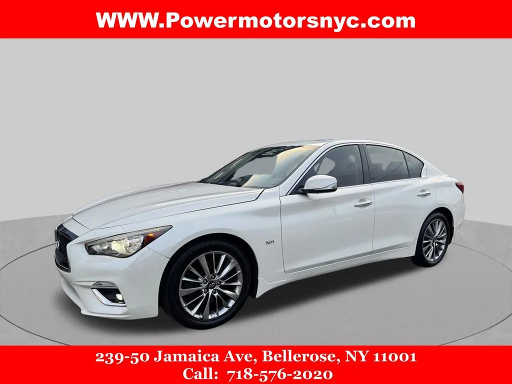 Used 2018 White INFINITI 3.0t LUXE image 1