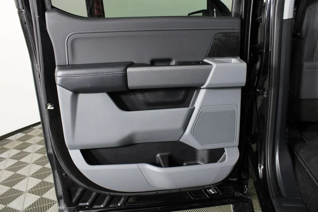 Used 2022 Black Metallic Ford XLT image 11