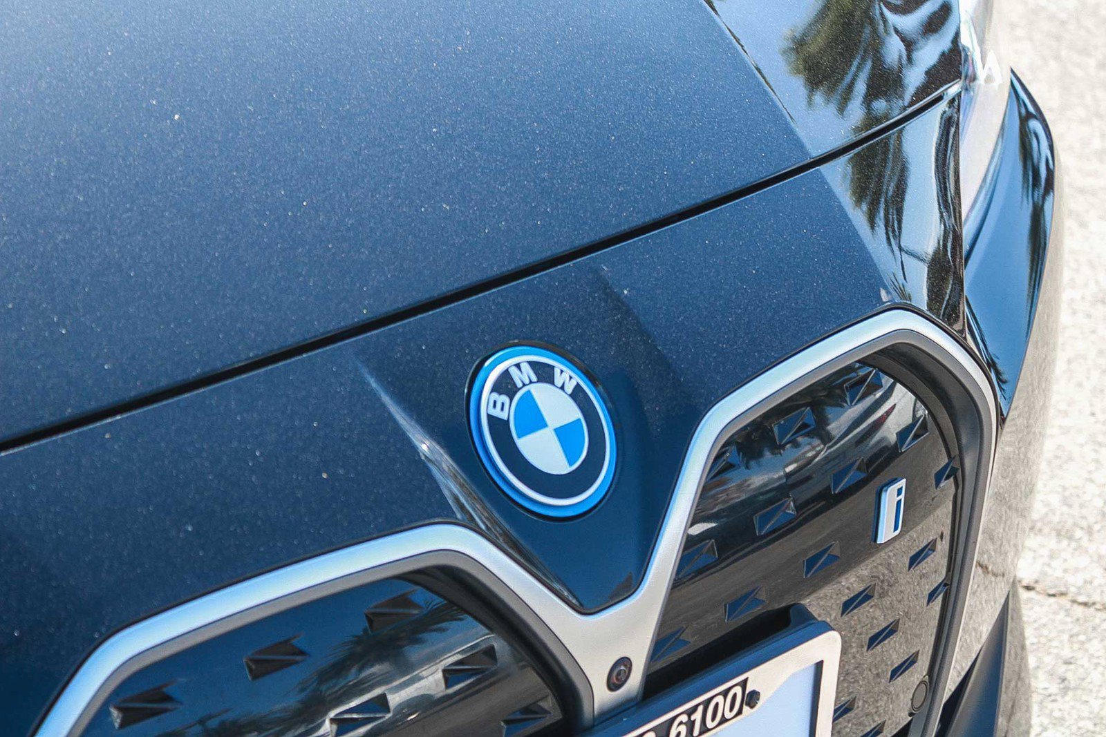Used 2023 Black Sapphire Metallic BMW eDrive40 image 10