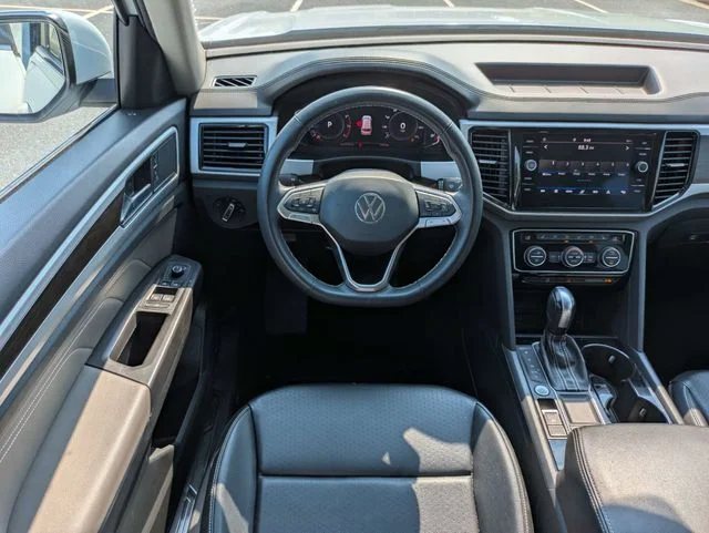 Used 2022  Volkswagen 3.6L V6 SE w/Technology image 17