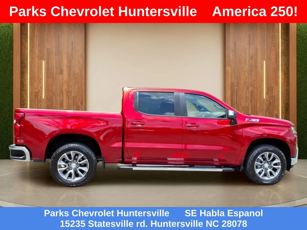 Used 2022 Red Chevrolet LT image 35