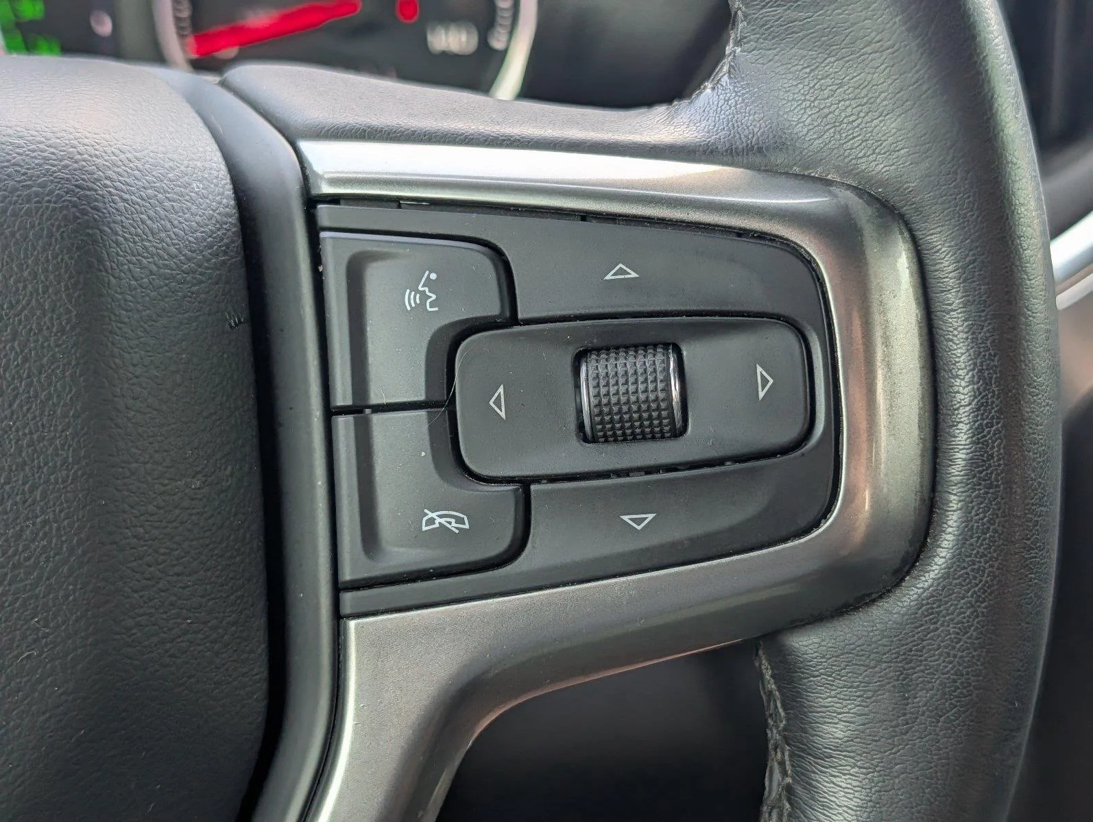 Used 2021 SUMMIT WHITE Chevrolet LT Trail Boss image 27