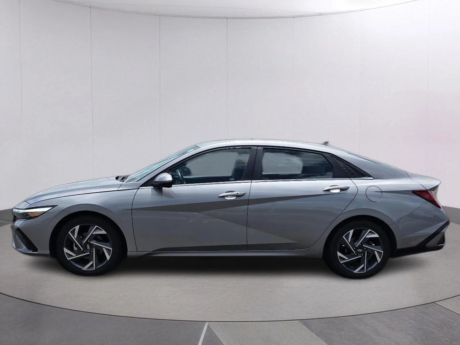 Used 2025 Fluid Metal Hyundai SEL Convenience image 8