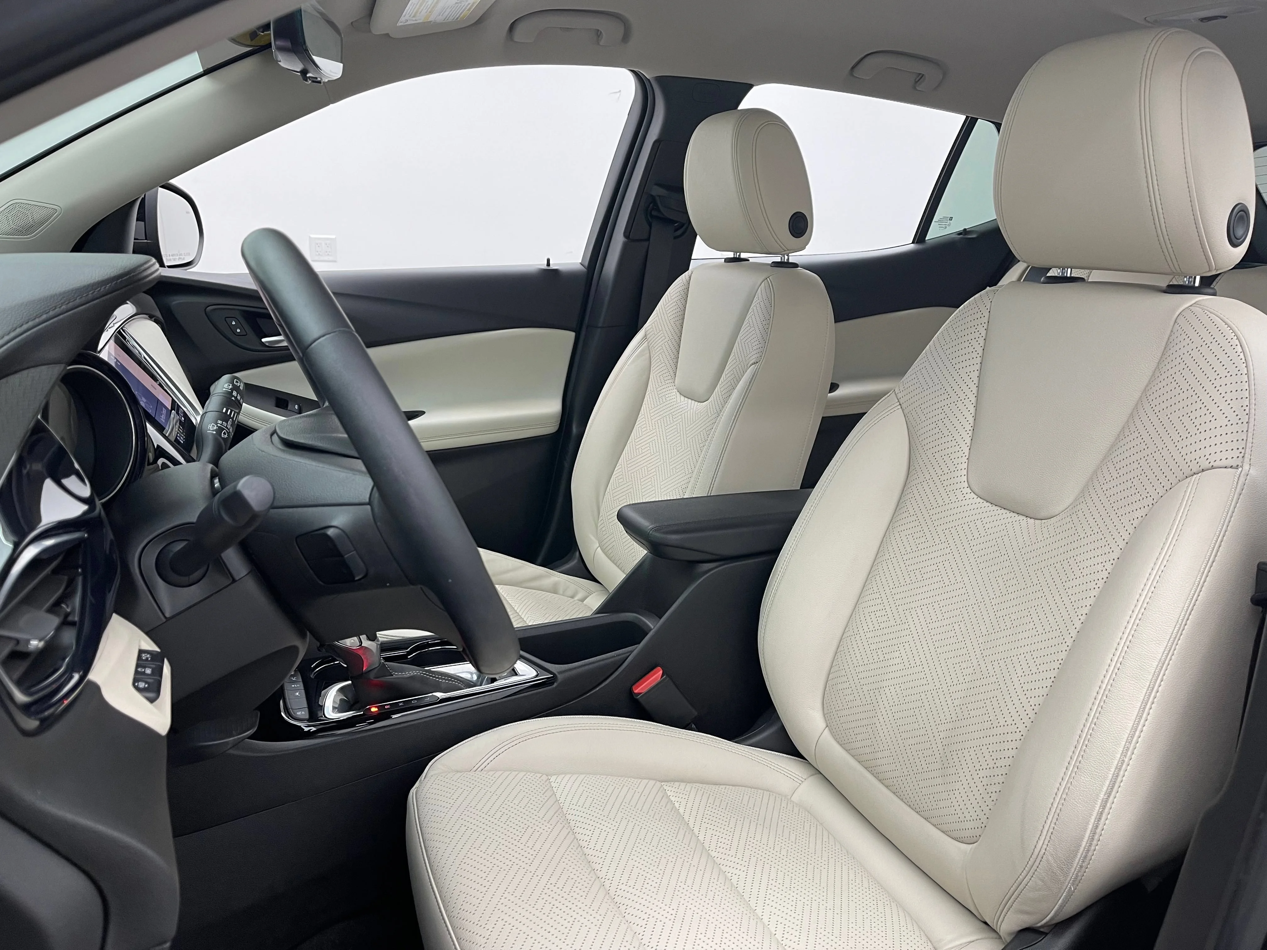 Used 2020 DARK MOON BLUE METALLIC Buick Essence image 19