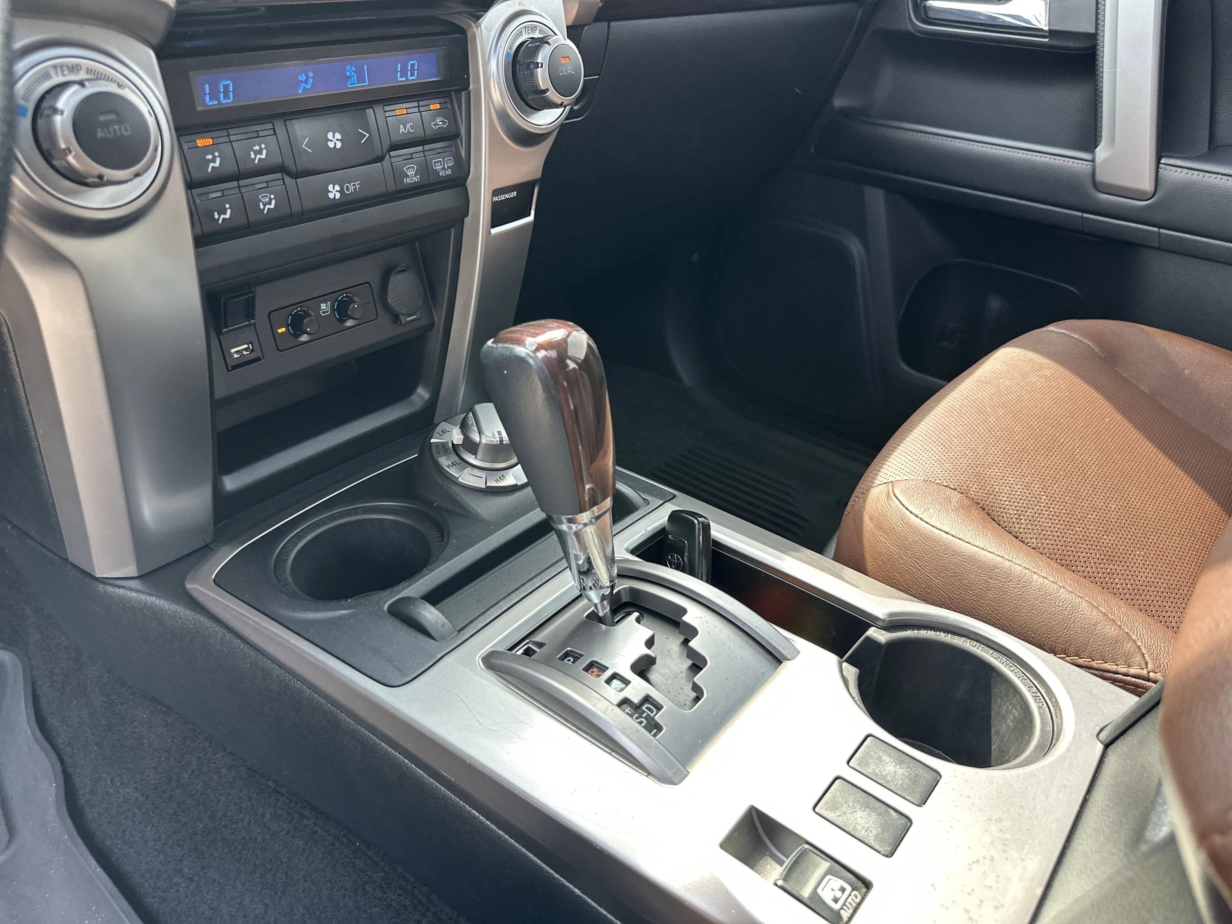2022 Toyota 4Runner Limited - Photo 31