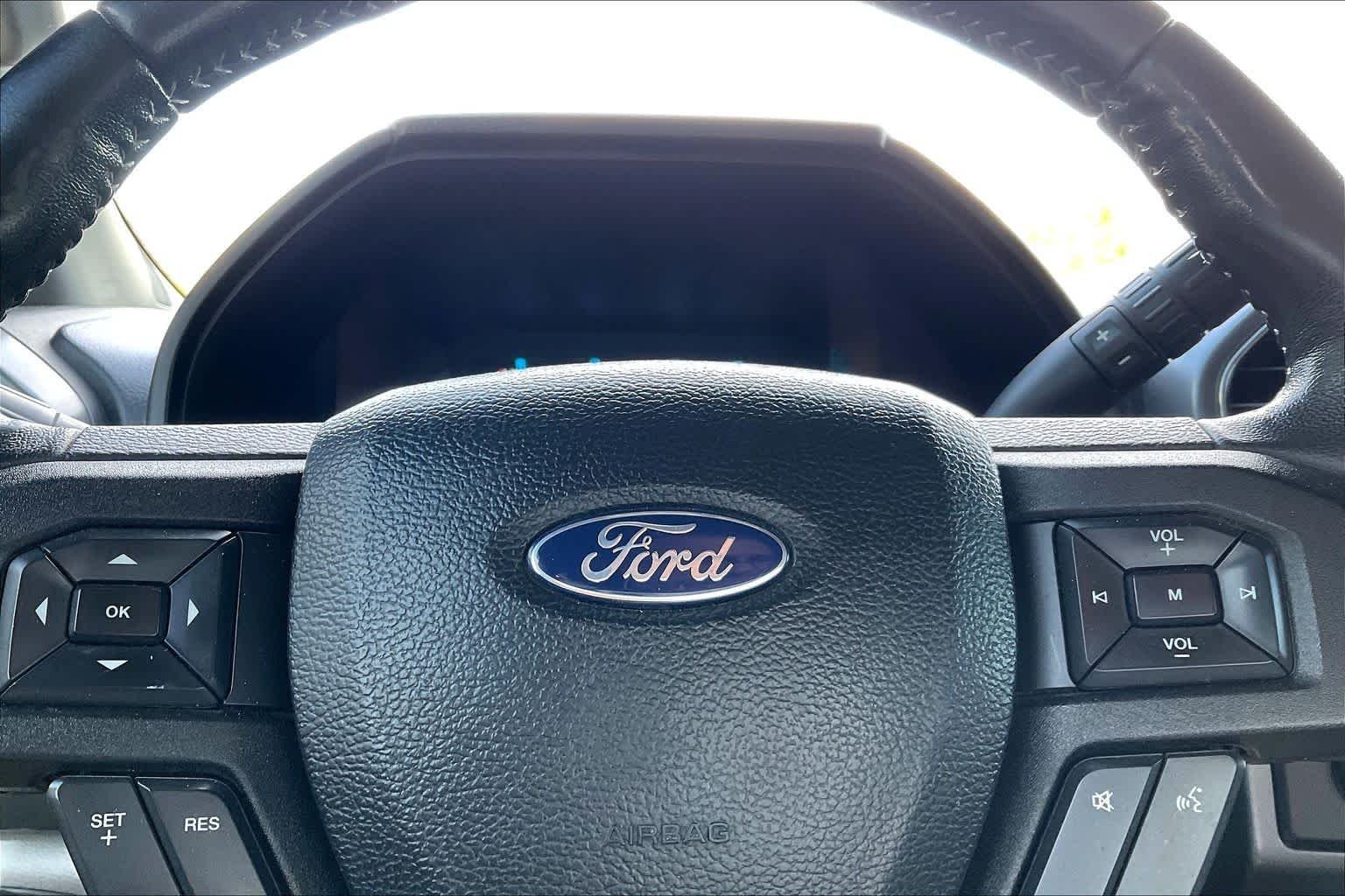 Used 2017 Blue Jeans Metallic Ford XLT image 33