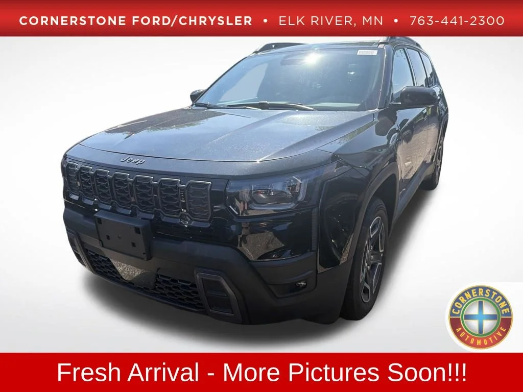 New 2026 Diamond Black Crystal Pearl-Coat Exterior Paint Jeep Laredo image 1