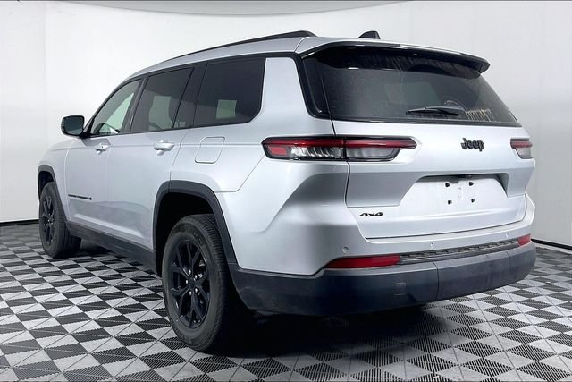 Used 2025 Silver Jeep Altitude X image 2