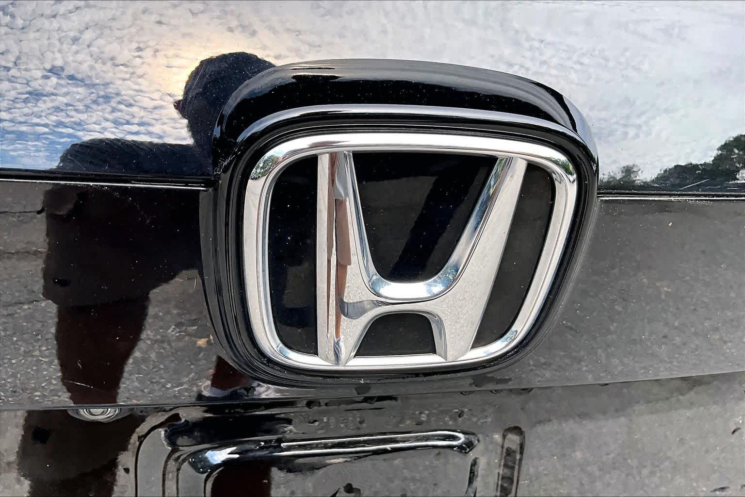 Used 2021 Crystal Black Pearl Honda LX image 29