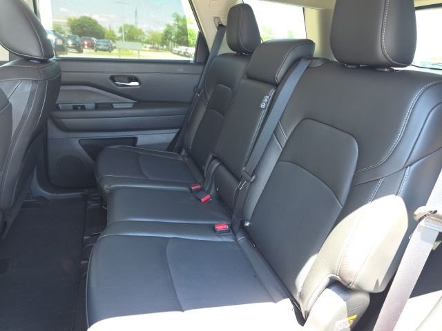 Used 2025 Gray Nissan SL image 7