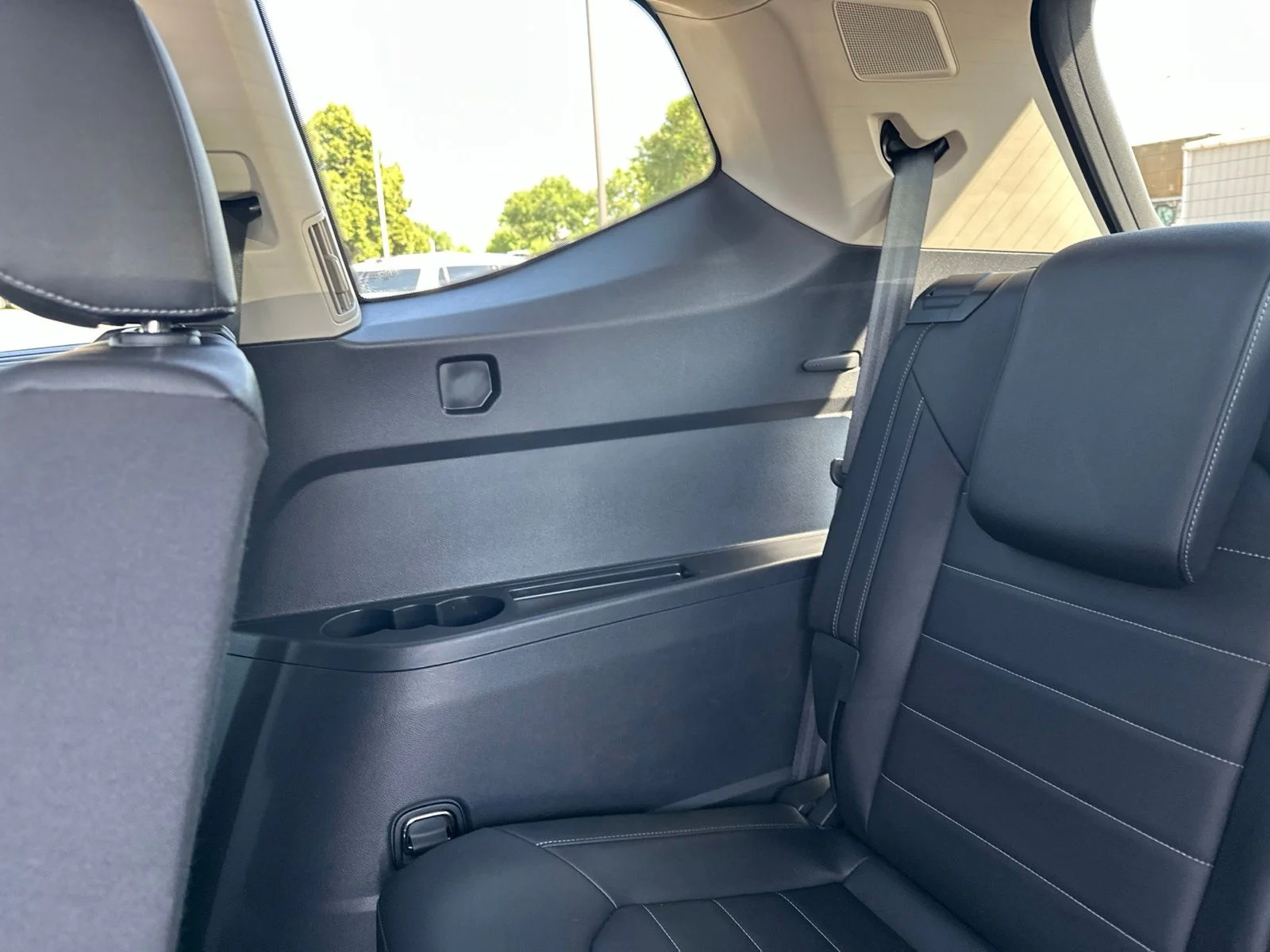 Used 2019 Gray Volkswagen SEL Premium image 33