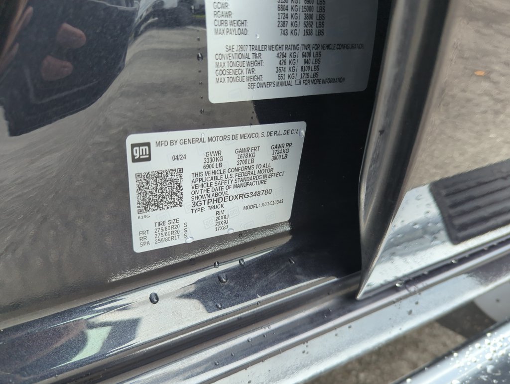 Used 2024 Silver GMC SLT image 37