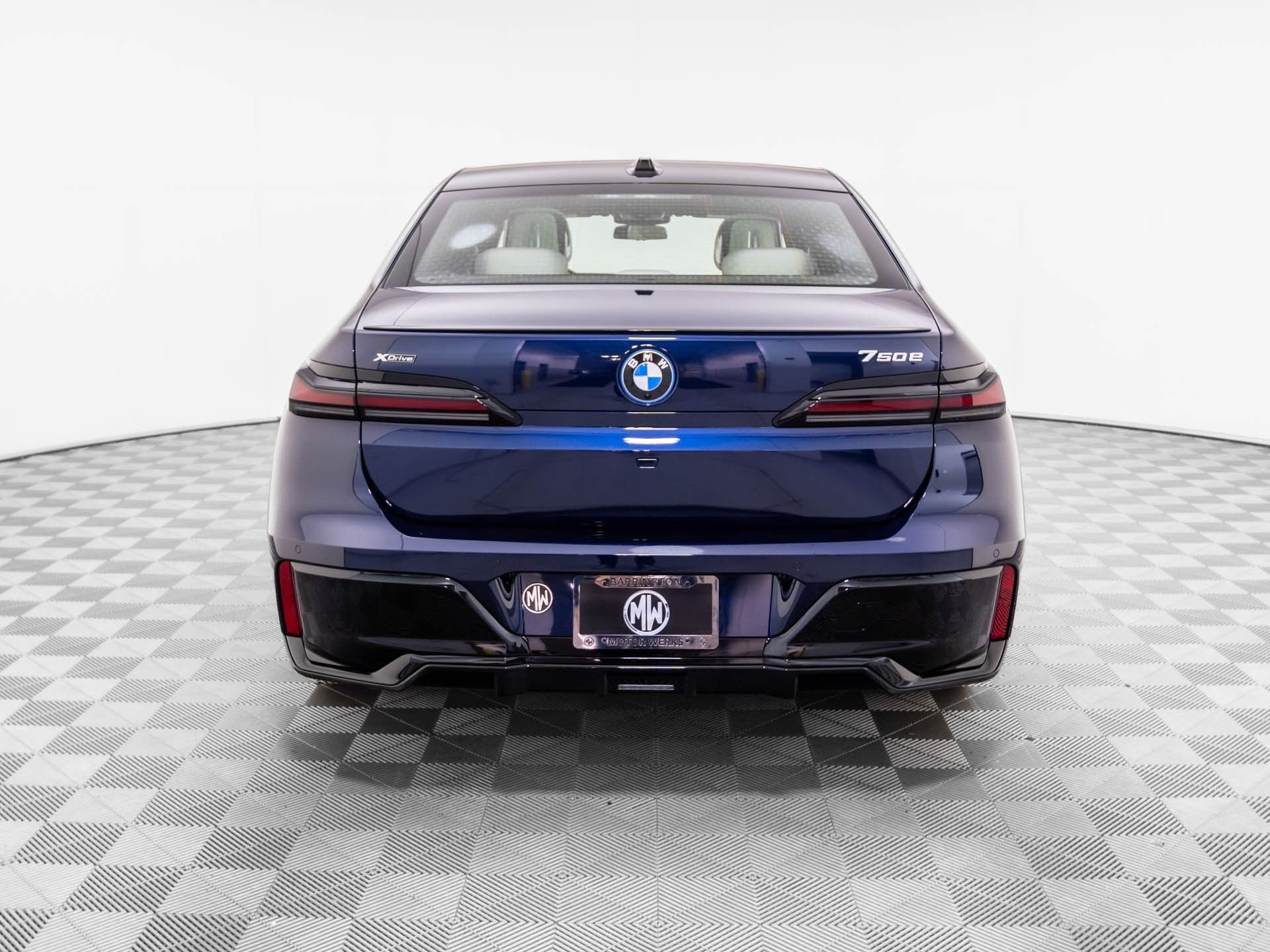 New 2026 Tanzanite Blue II Metallic BMW 750e xDrive image 5