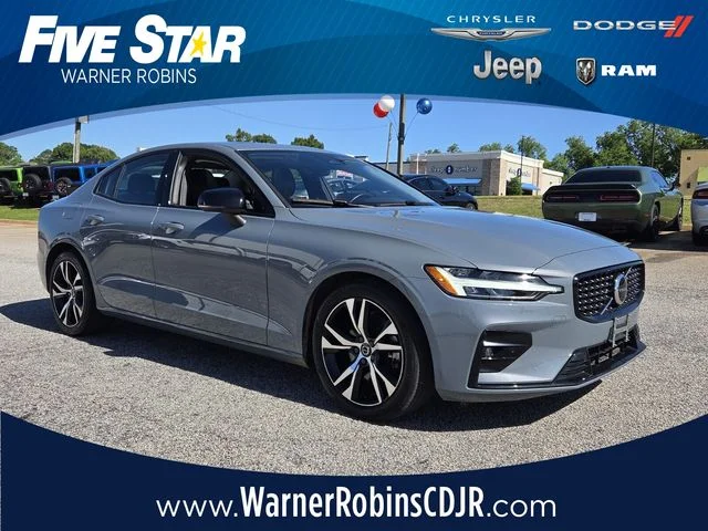 2024 Volvo S60 B5 Core Dark Theme's photo