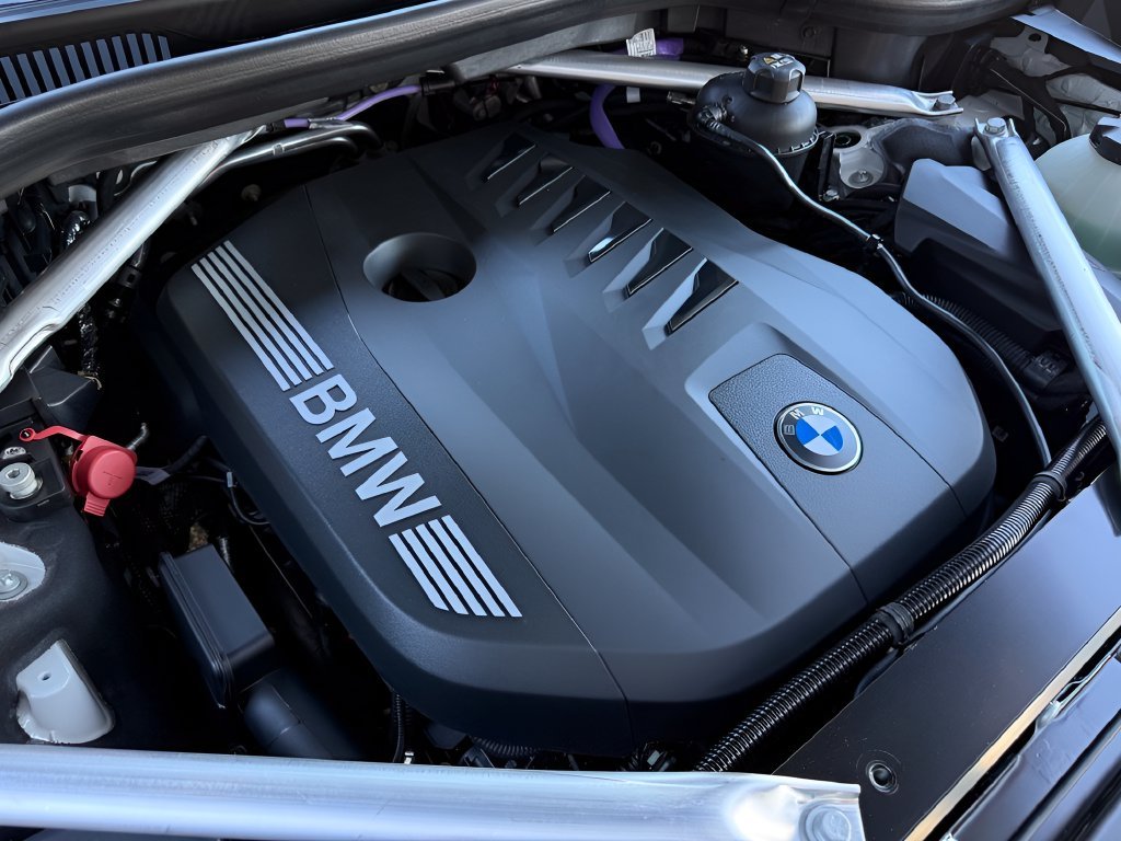 New 2027 Mineral White Metallic BMW xDrive40i image 27