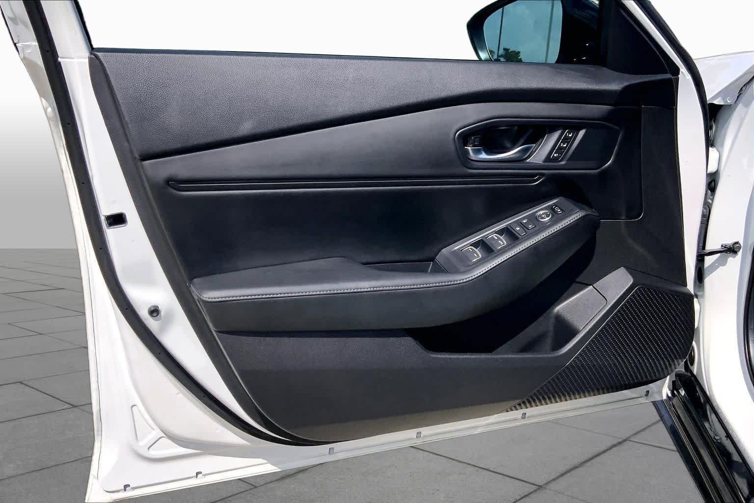 Used 2025 Platinum White Pearl Honda Sport-L image 21