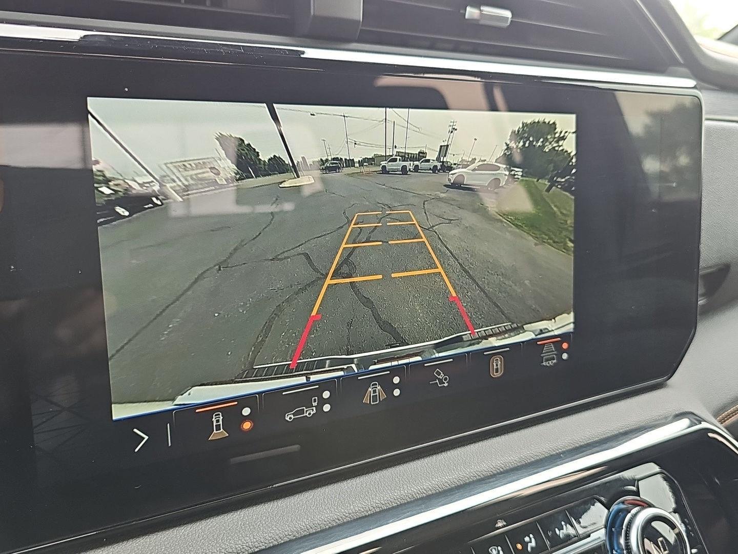 Used 2025 Summit White GMC AT4 image 19
