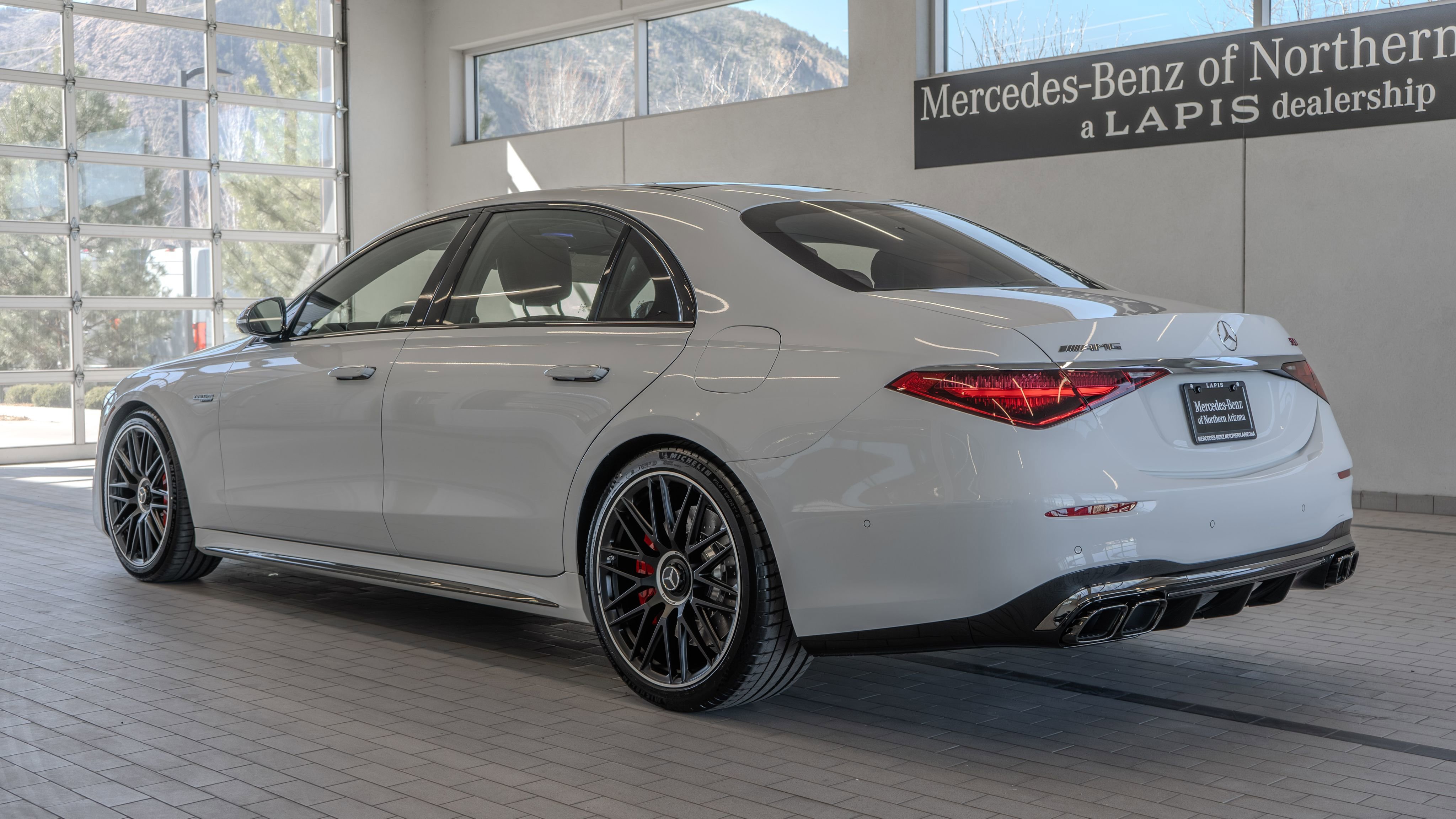 New 2026 MANUFAKTUR Moonlight White Metallic Mercedes-Benz S 63 E AMG® image 49